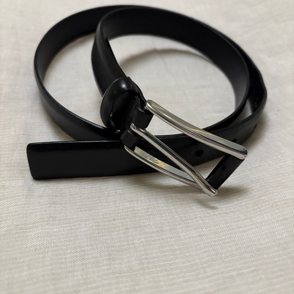 Banana Republic Accessories - Black Leather Belt - Banana Republic (Women’s Size M)